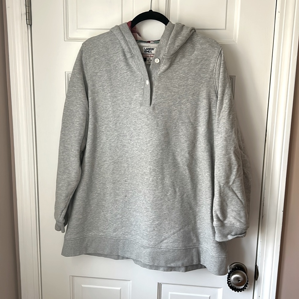 Closet closing 5/29/23. All reasonable offers accepted! Land’s End sweatshirt